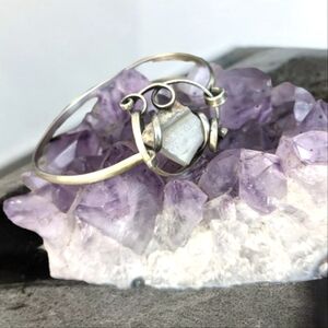Antique Silver wire wrapped agate bracelet/cuff - Handcrafted